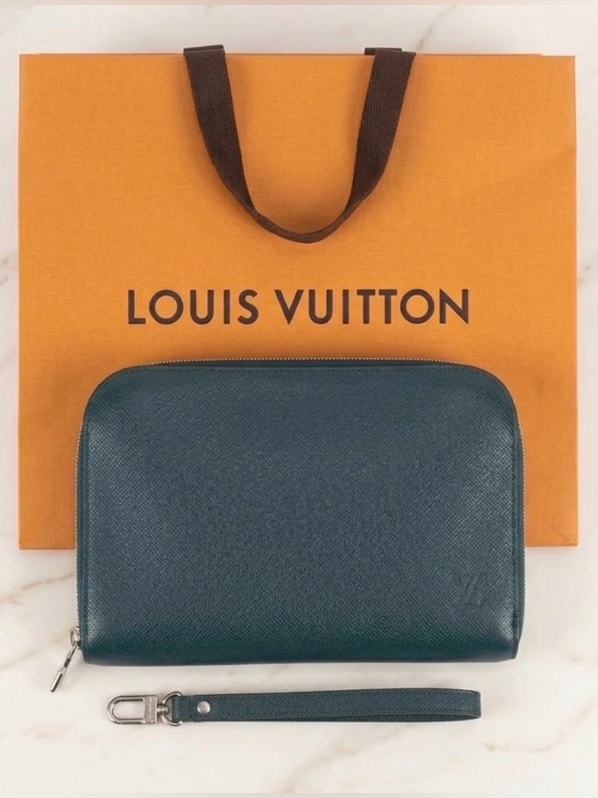Louis Vuitton Black Epi Clutch, Wristlet, Wallet Super Versatile, Quiet Luxury